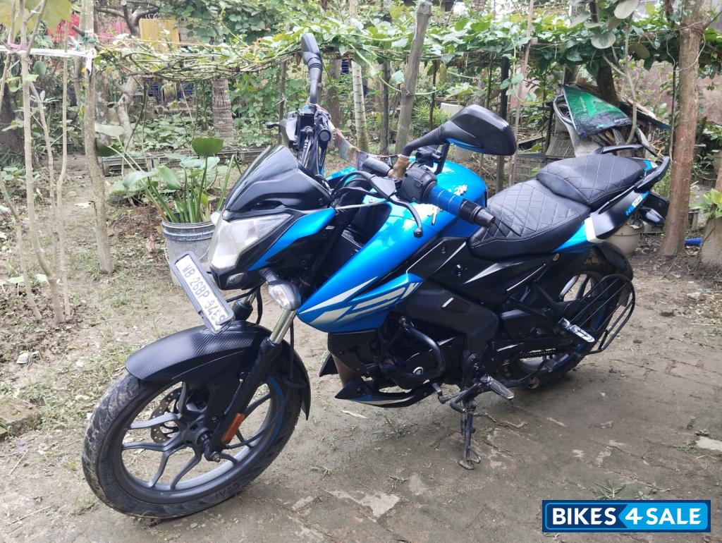 Blue Bajaj Pulsar NS125 BS6