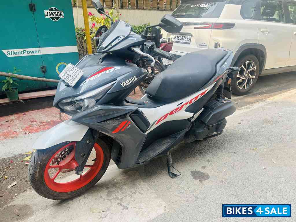 White Yamaha Aerox 155 White Yamaha Aerox 155