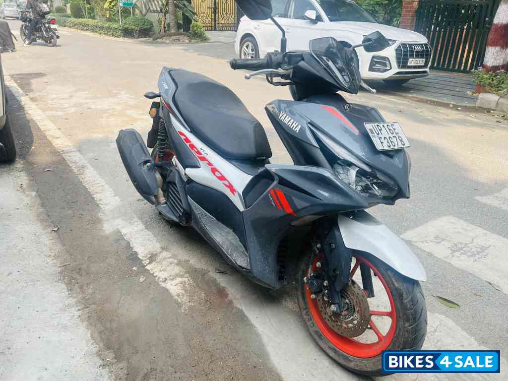 White Yamaha Aerox 155 White Yamaha Aerox 155