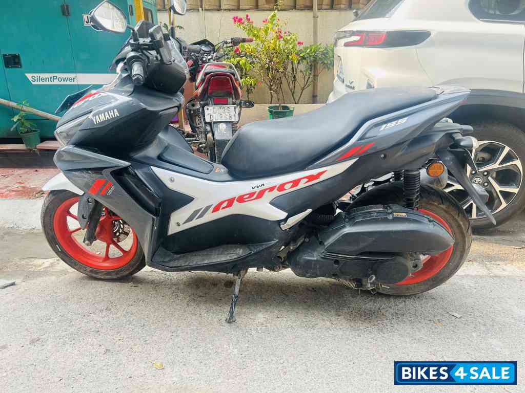 White Yamaha Aerox 155 White Yamaha Aerox 155