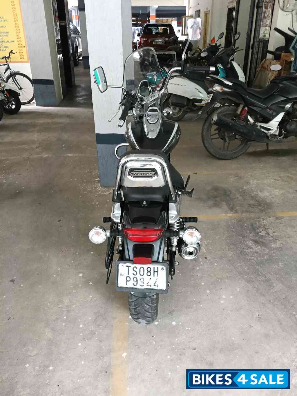 Bajaj Avenger Cruise 220