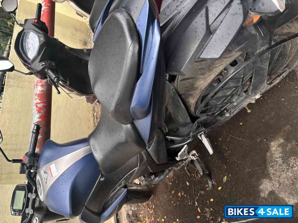Blue Suzuki Gixxer SF 250 BS6