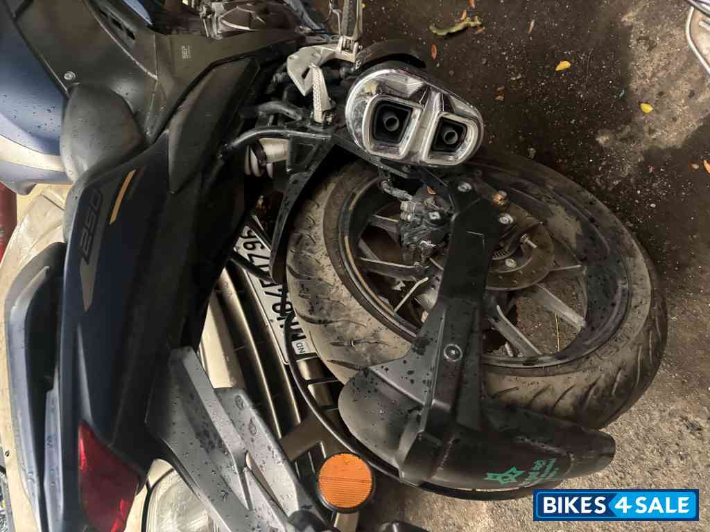 Blue Suzuki Gixxer SF 250 BS6