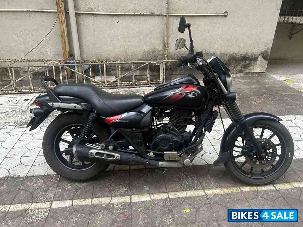 Bajaj Avenger Street 220