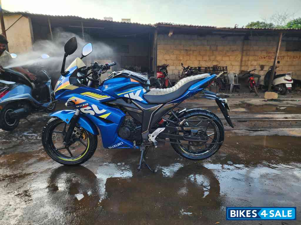 Suzuki Gixxer SF
