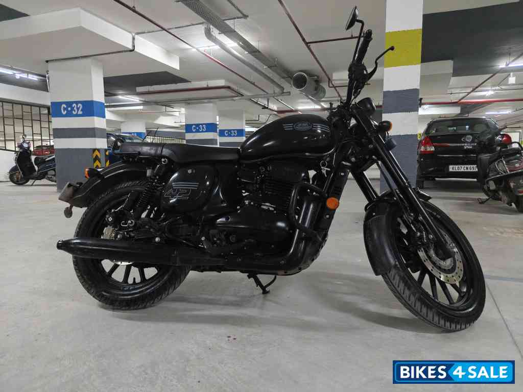 Jawa 42 Dual Channel ABS AllStar Black