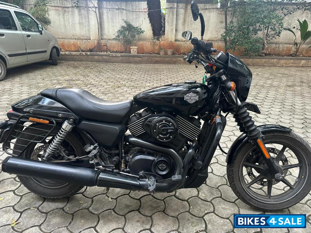 Gloss Black Harley Davidson Street 750