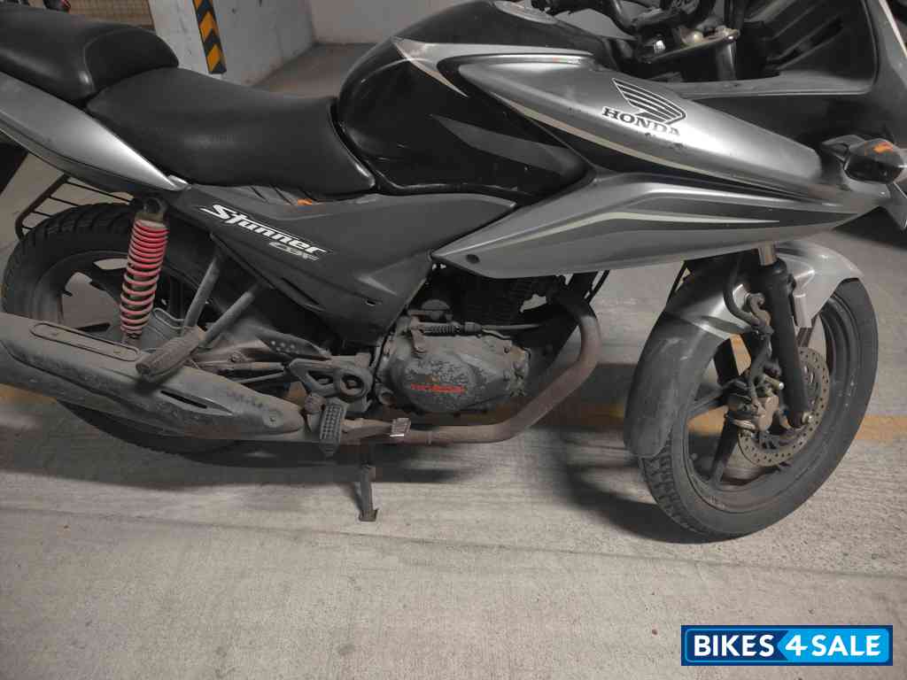 Silver Grey Honda CBF Stunner