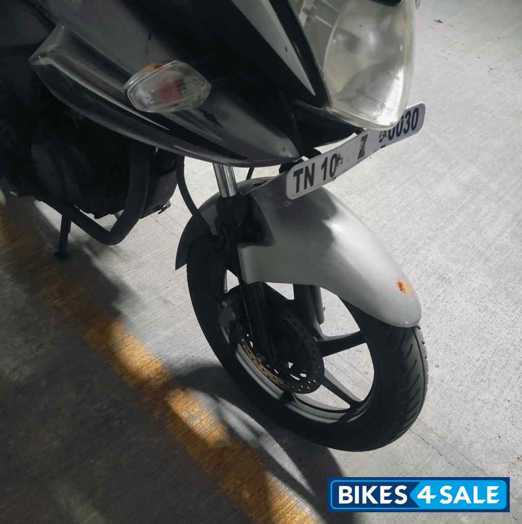 Silver Grey Honda CBF Stunner