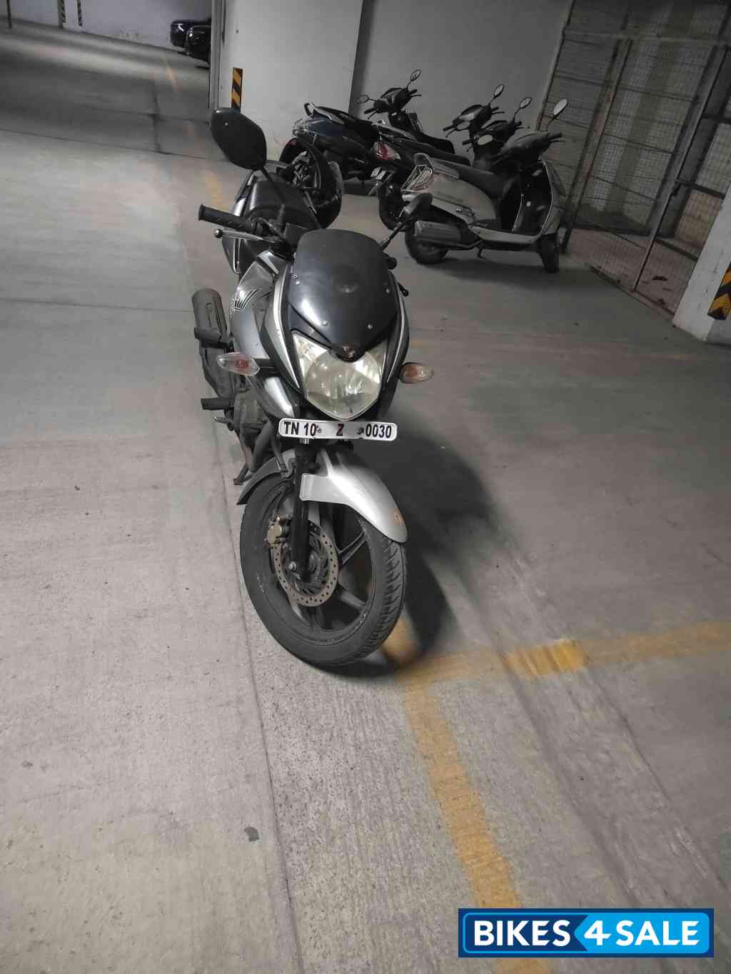 Silver Grey Honda CBF Stunner