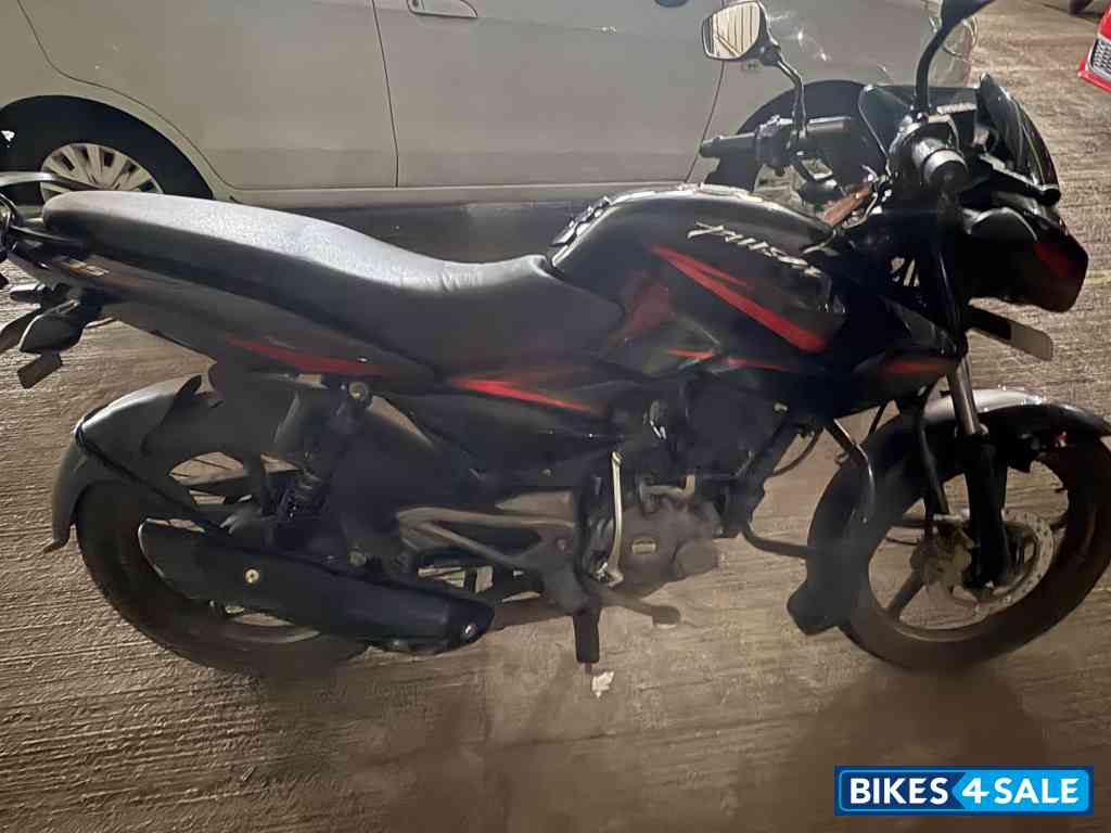 Black Bajaj Pulsar 135LS