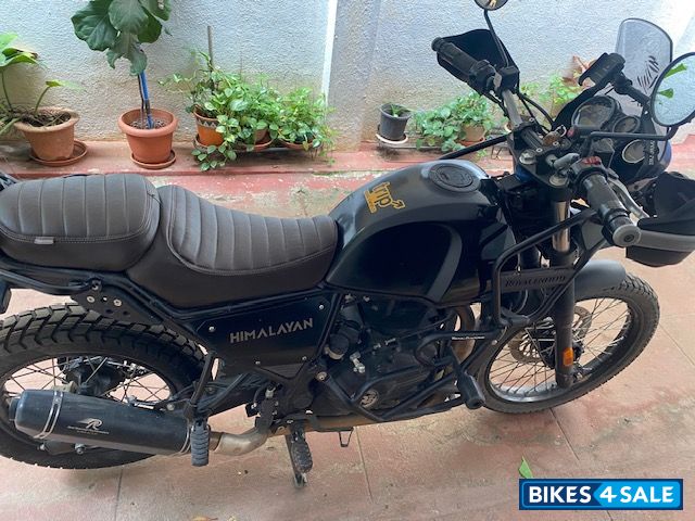 Granite Black Royal Enfield Himalayan 2021