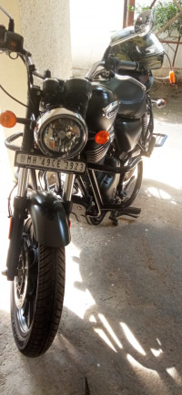 Black Royal Enfield Meteor 350 Stellar 2025