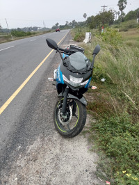 Metallic Triton Blue Suzuki Gixxer SF