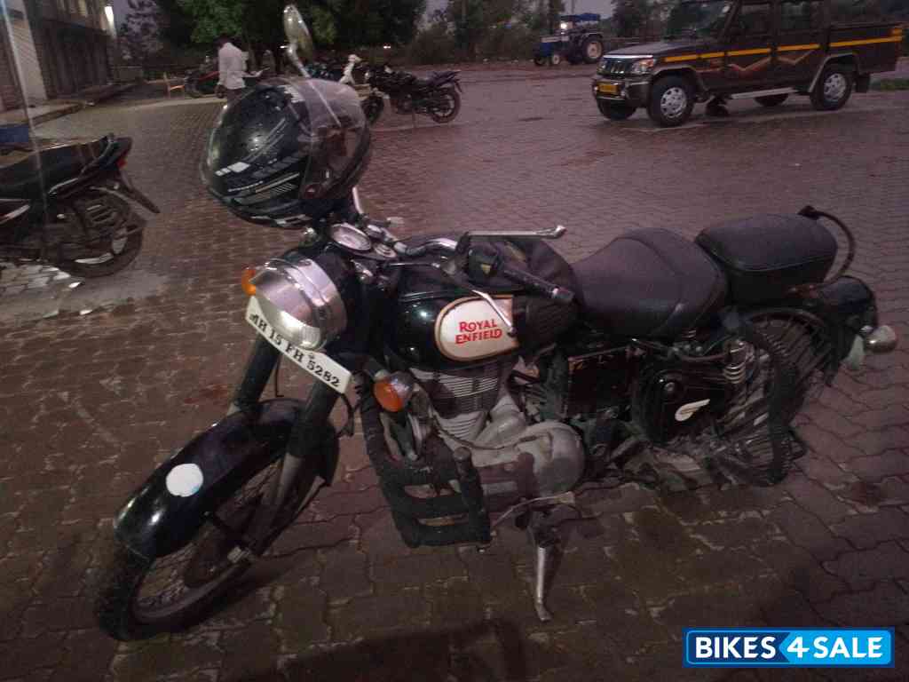 Black Royal Enfield Classic 350