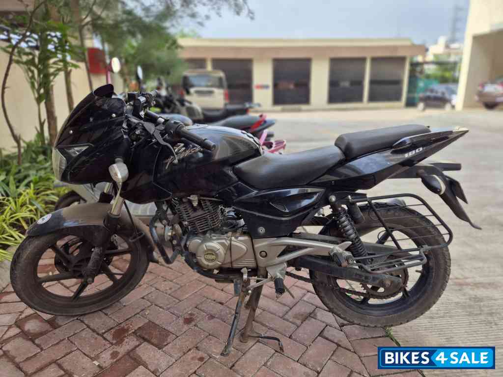 Bajaj Pulsar 180