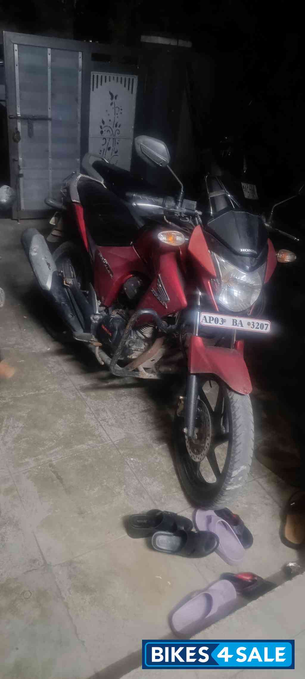 Red Honda Unicorn Dazzler