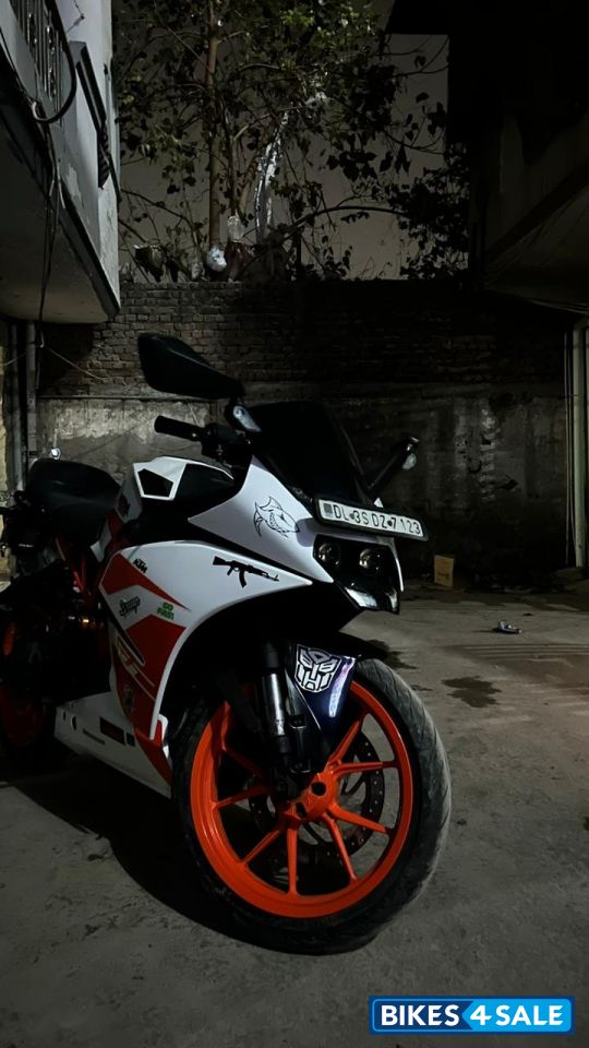 White And Orange KTM RC 200