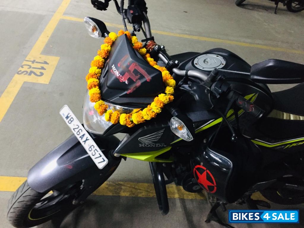 Neon Honda CB Hornet 160R