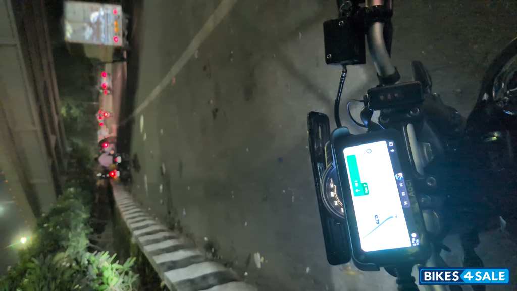 Phantom Black Triumph Speed 400