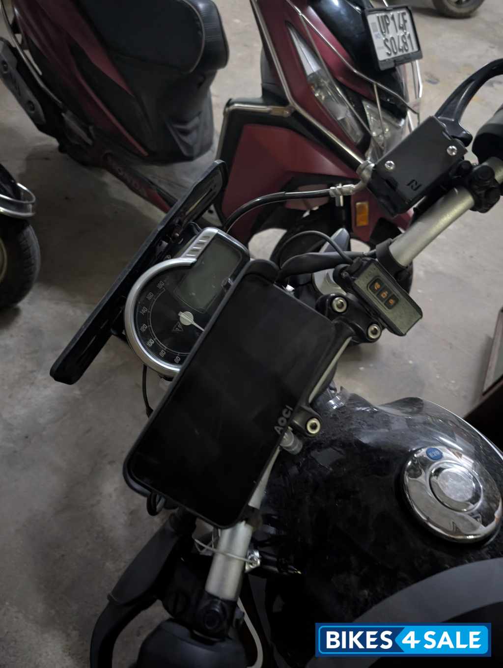 Phantom Black Triumph Speed 400