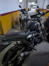 Phantom Black Triumph Speed 400