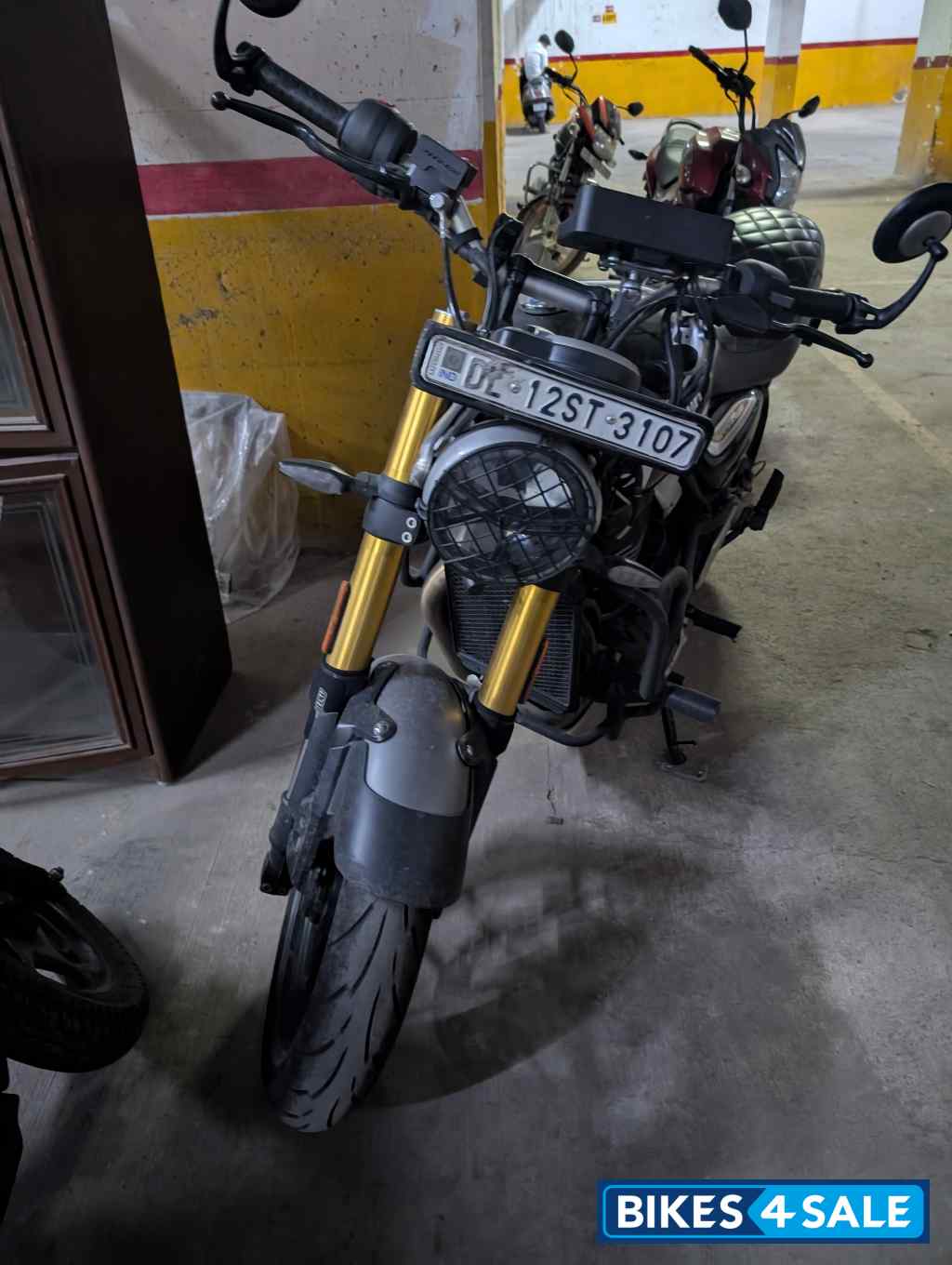 Phantom Black Triumph Speed 400