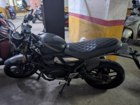 Phantom Black Triumph Speed 400