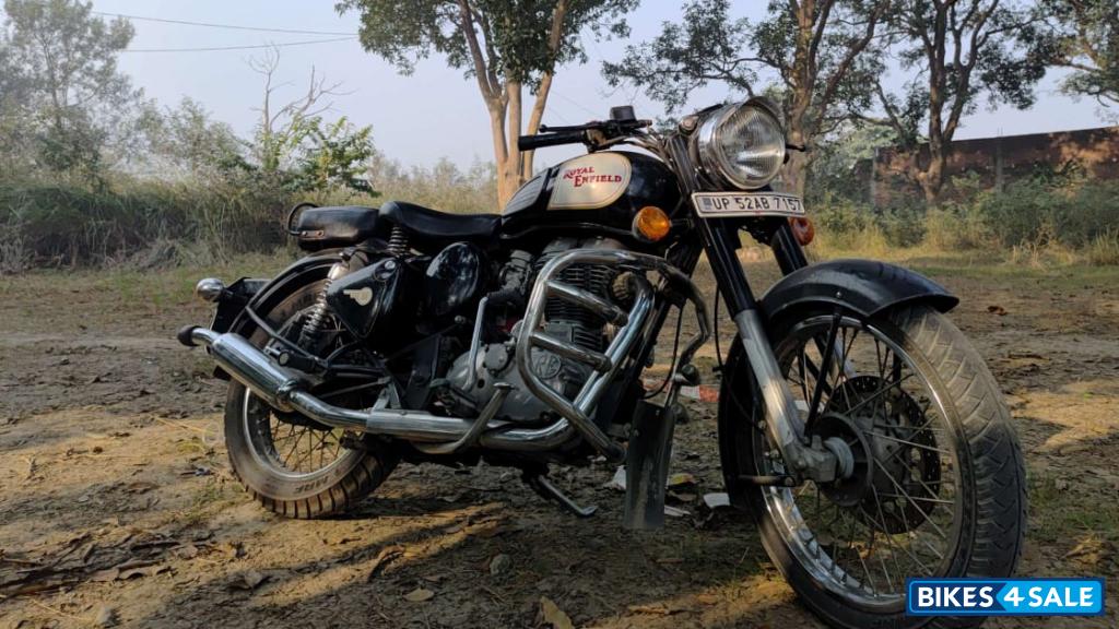 Black Royal Enfield Classic 350