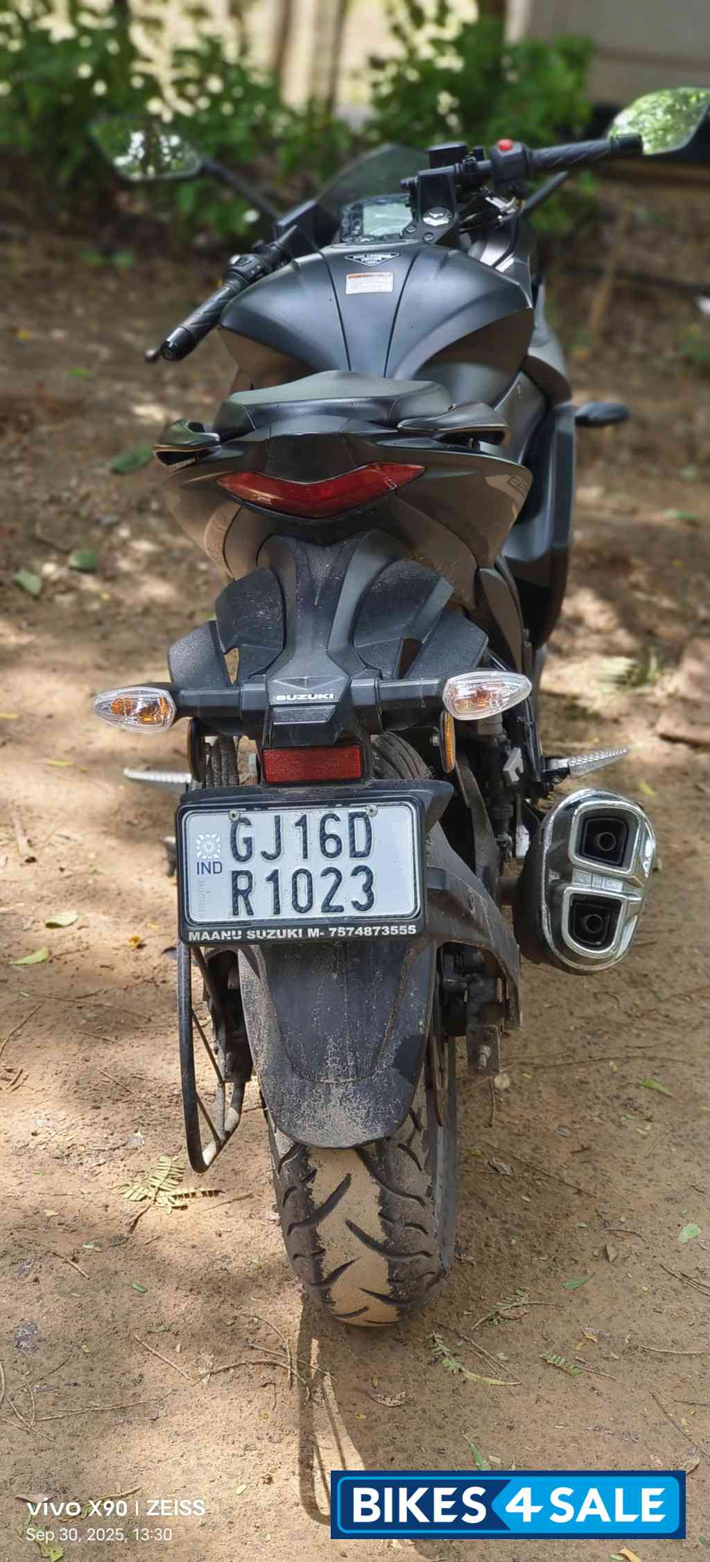 Grey Suzuki Gixxer SF 250 BS6