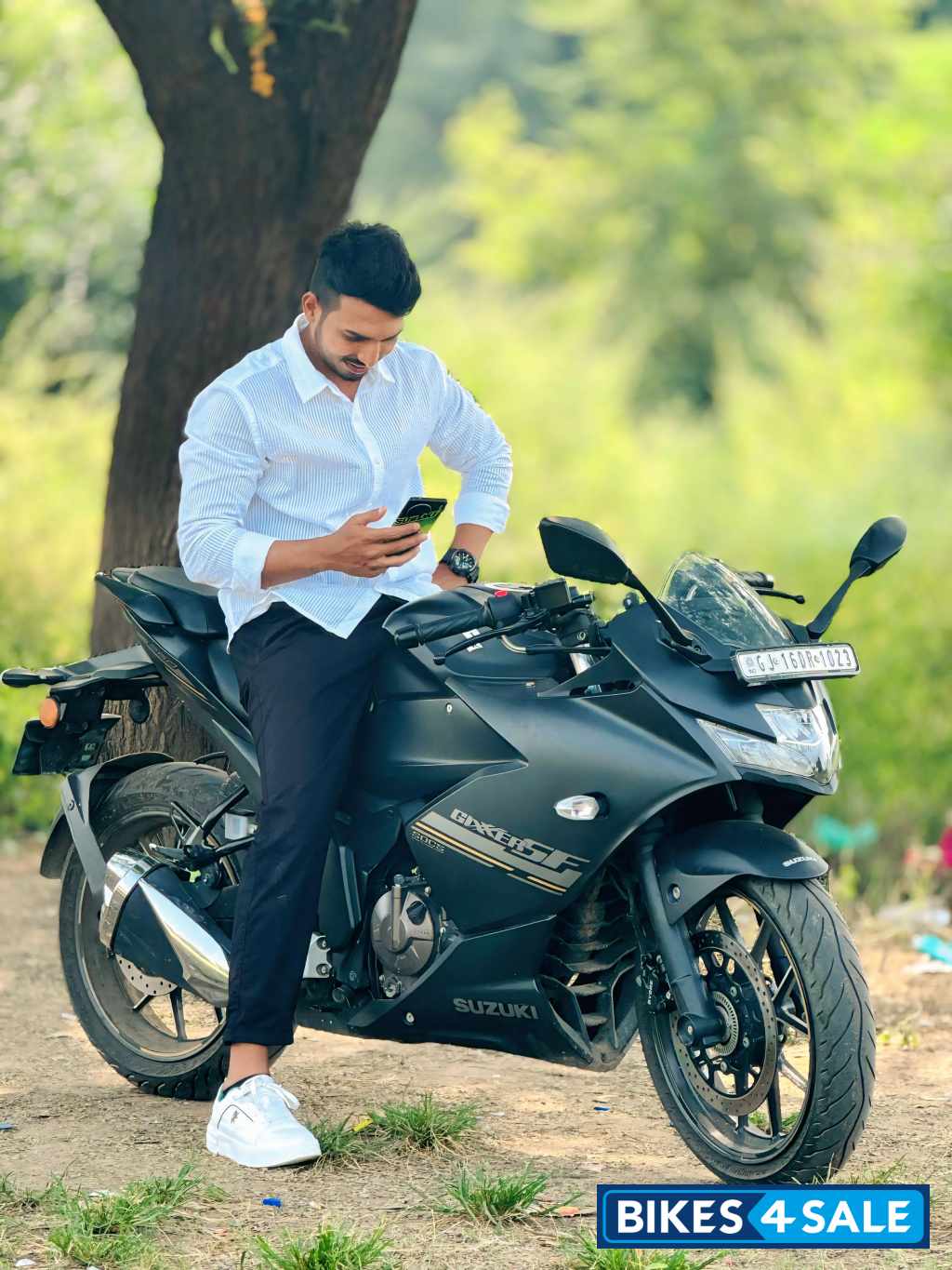 Grey Suzuki Gixxer SF 250 BS6