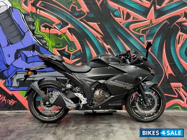 Grey Suzuki Gixxer SF 250 BS6