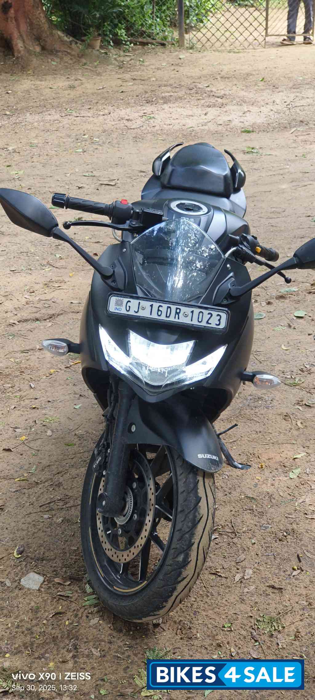 Grey Suzuki Gixxer SF 250 BS6