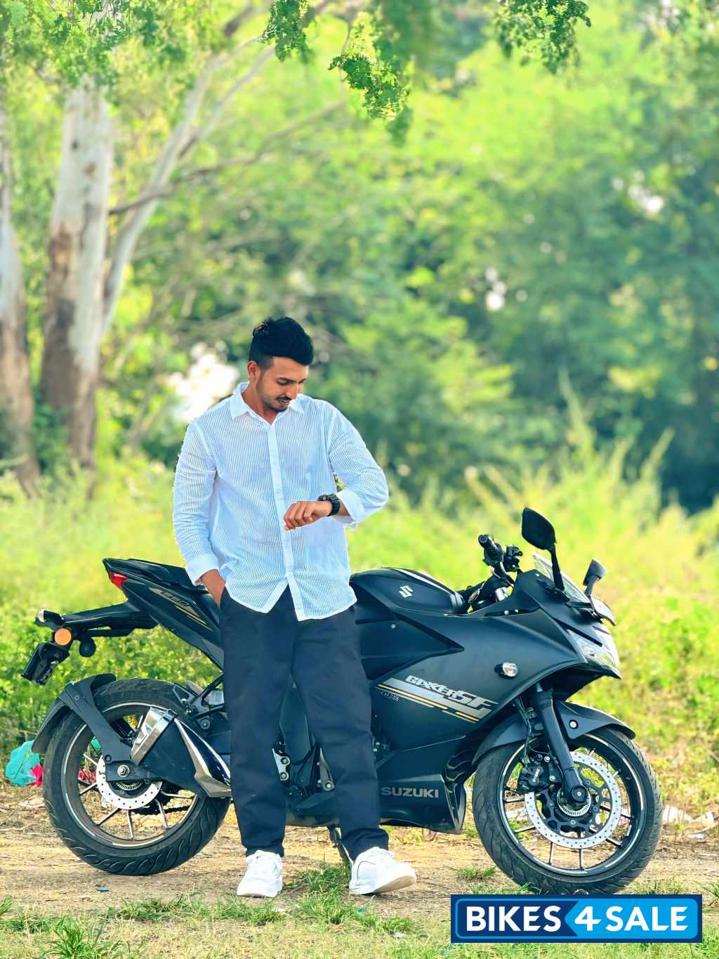 Grey Suzuki Gixxer SF 250 BS6