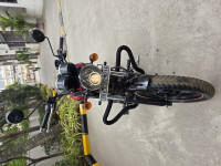 Revolving Red Royal Enfield Thunderbird X 350