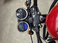 Revolving Red Royal Enfield Thunderbird X 350