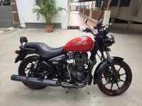 Revolving Red Royal Enfield Thunderbird X 350