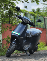 Midnight Blue Ola S1 Pro