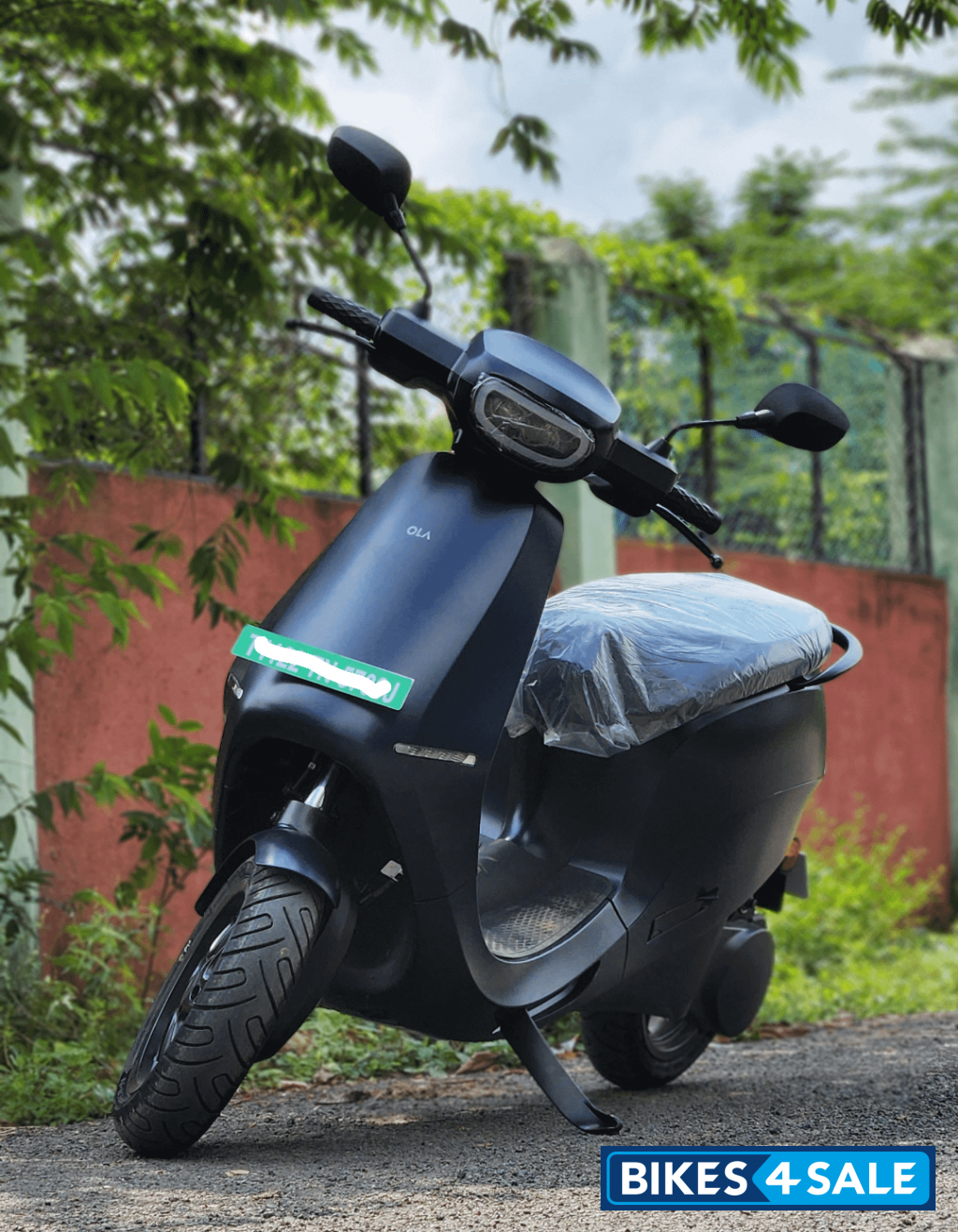 Midnight Blue Ola S1 Pro