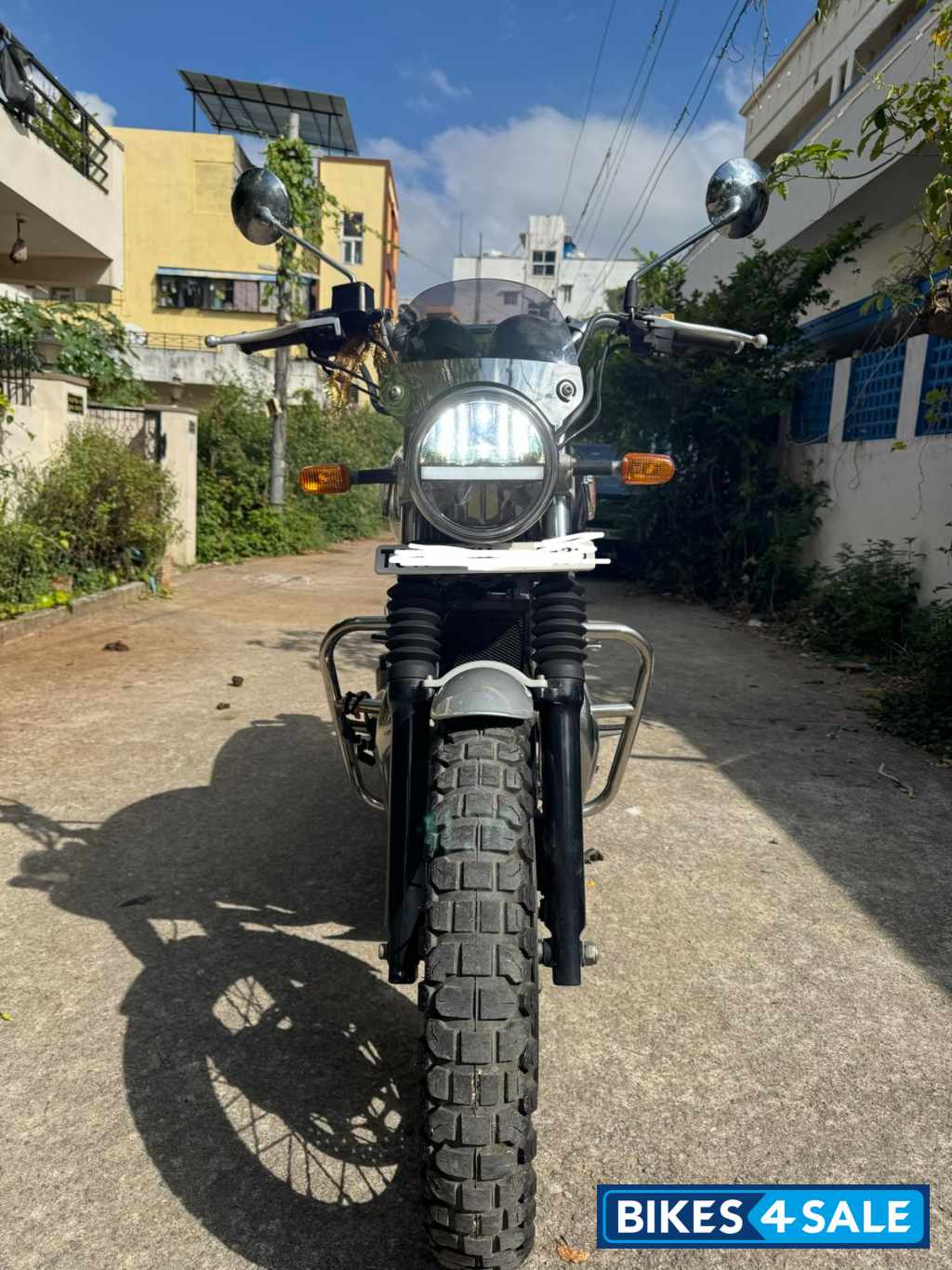 Glitter And Dust Chrome Royal Enfield Interceptor 650 Twin