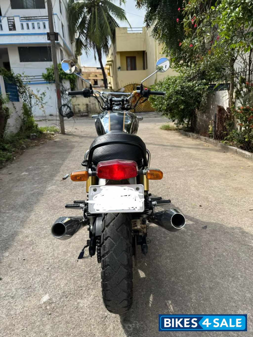 Glitter And Dust Chrome Royal Enfield Interceptor 650 Twin