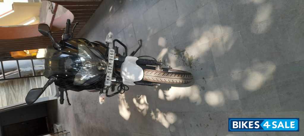 White Bajaj Pulsar 220F