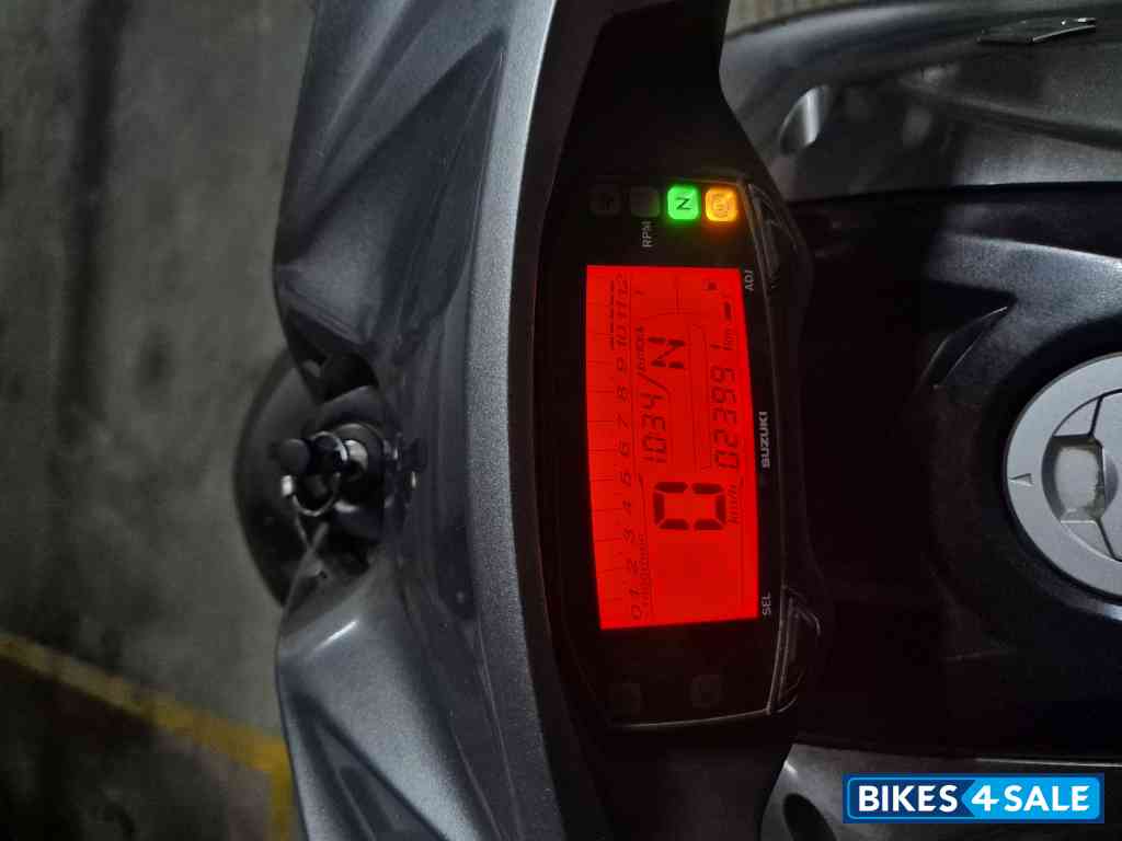 Silver Suzuki Intruder 150