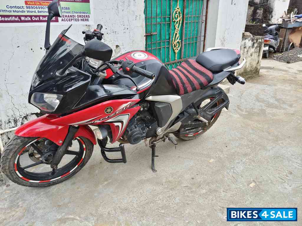Black And Red Yamaha Fazer FI V2