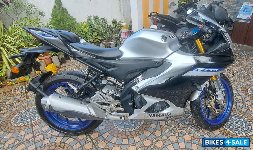 Yamaha R15M