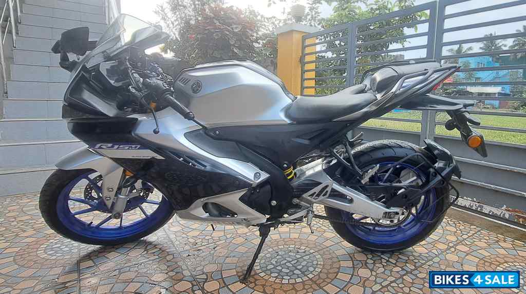 Yamaha R15M