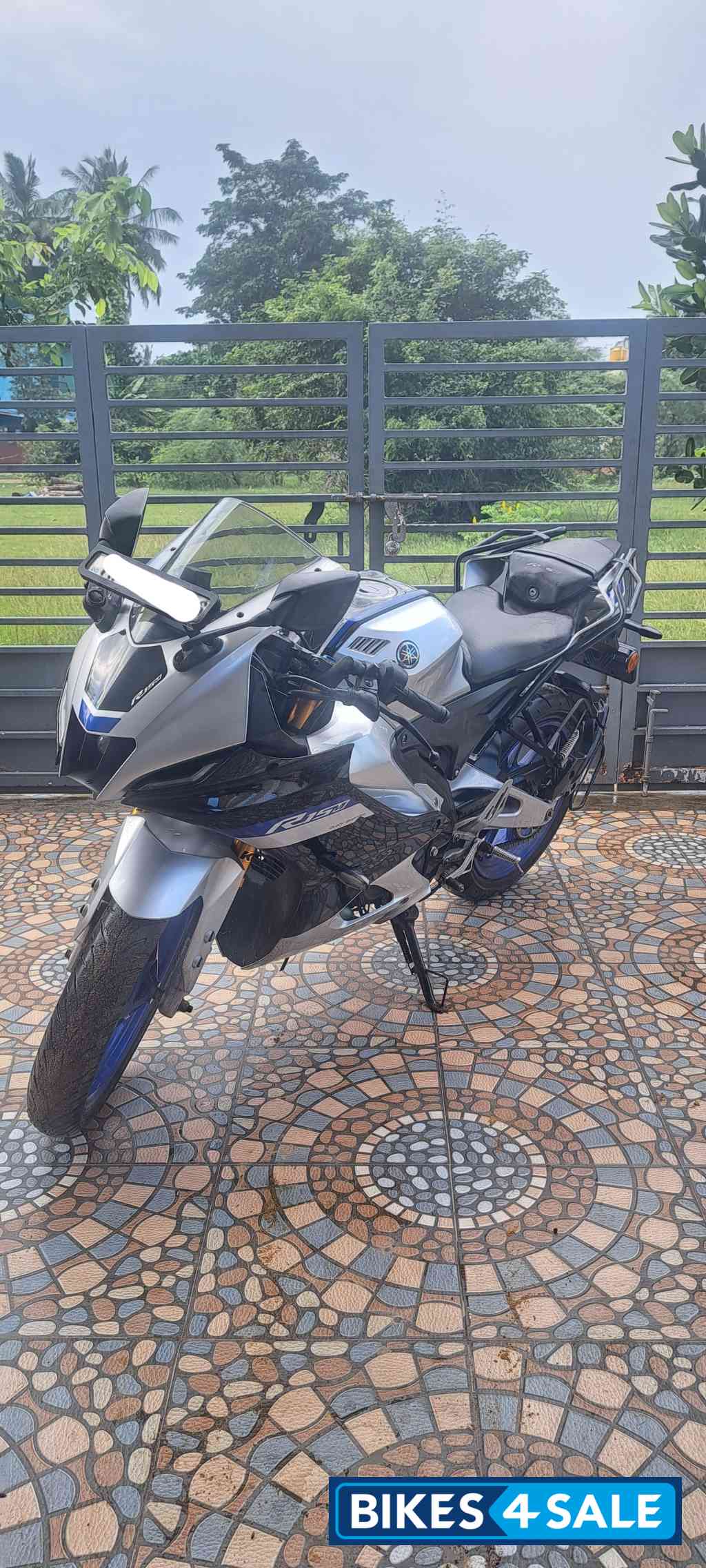 Yamaha R15M