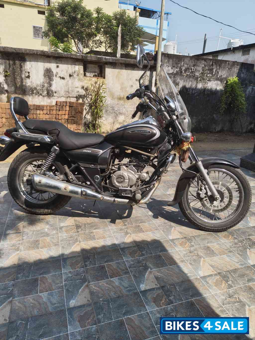 Bajaj Avenger Street 220