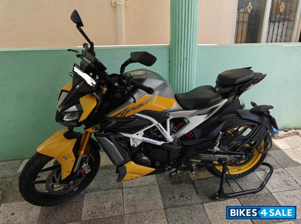 Yellow Black TVS Apache RTR 310