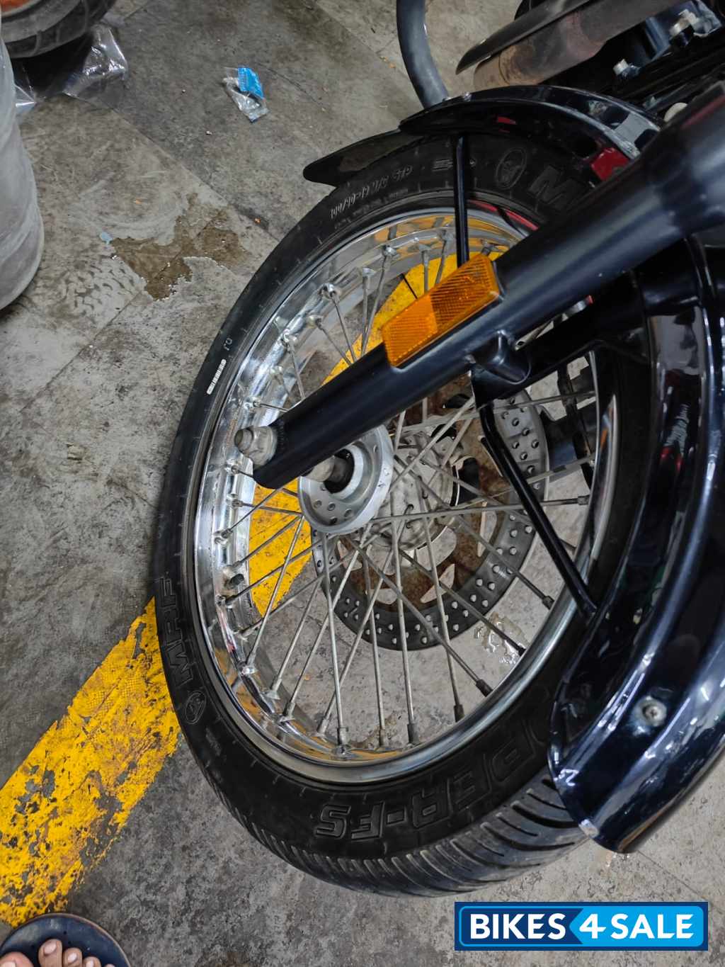 Black Benelli Imperiale 400 BS6